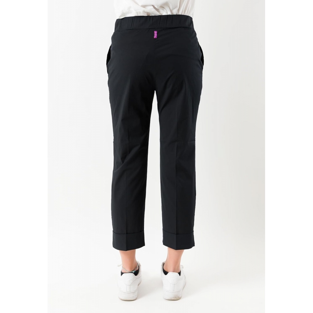 Pantaloni D02476